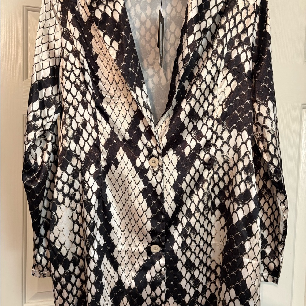PrettyLittleThing Black and White Snake Print Dress